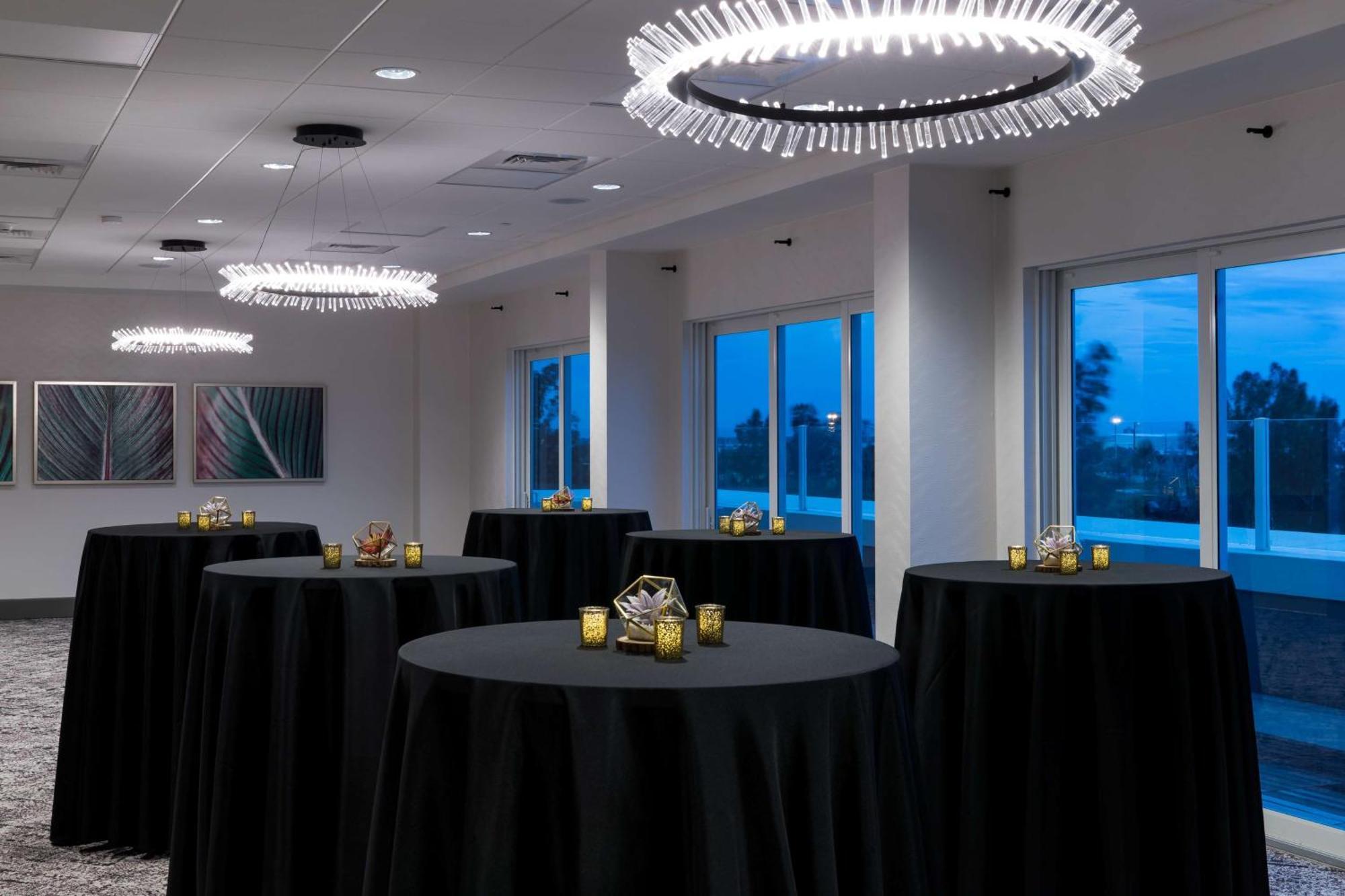 Home2 Suites By Hilton Cape Canaveral Cruise Port Esterno foto