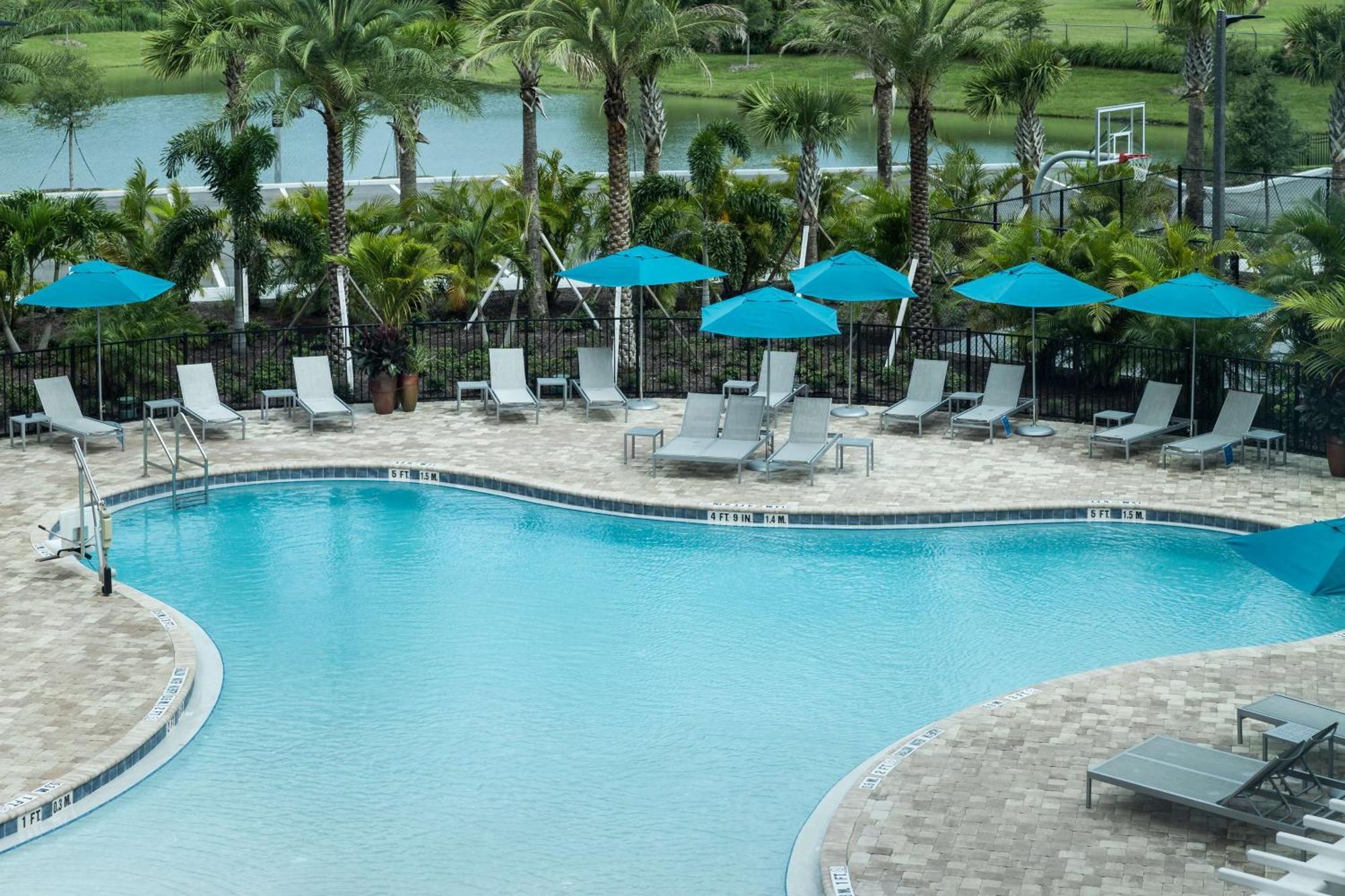 Home2 Suites By Hilton Cape Canaveral Cruise Port Esterno foto