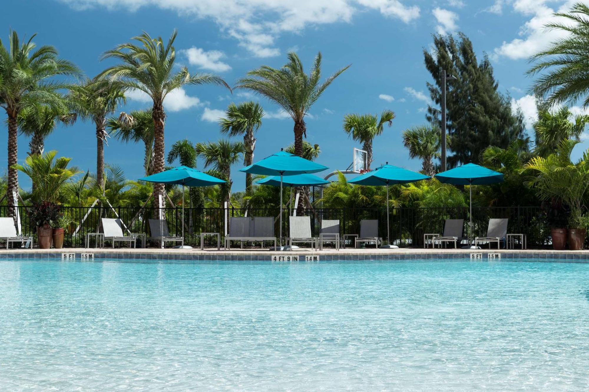 Home2 Suites By Hilton Cape Canaveral Cruise Port Esterno foto