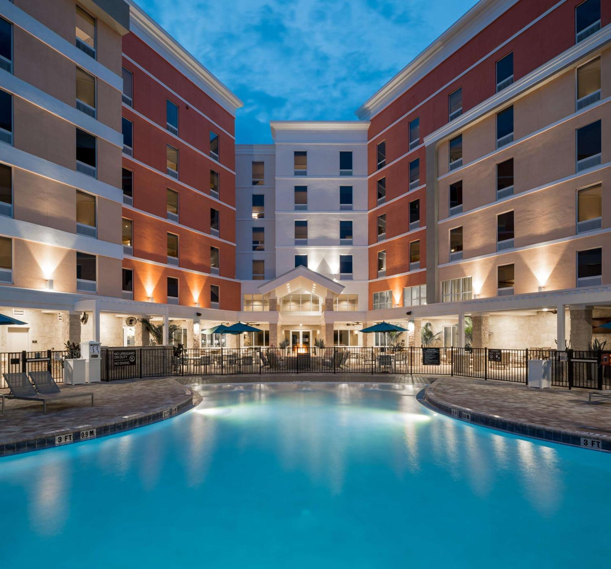 Home2 Suites By Hilton Cape Canaveral Cruise Port Esterno foto